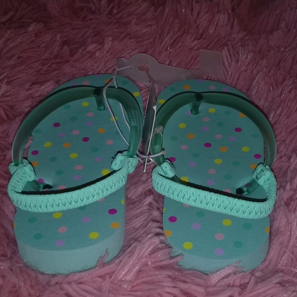 Cat & Jack Flip Flops - Picture 4 of 5